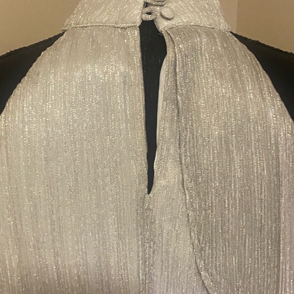 - - White House Black Market Gold Shimmering Blouse Perfect Holiday Top - Picture 6 of 6